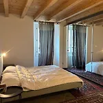 Aryan House Διαμέρισμα *